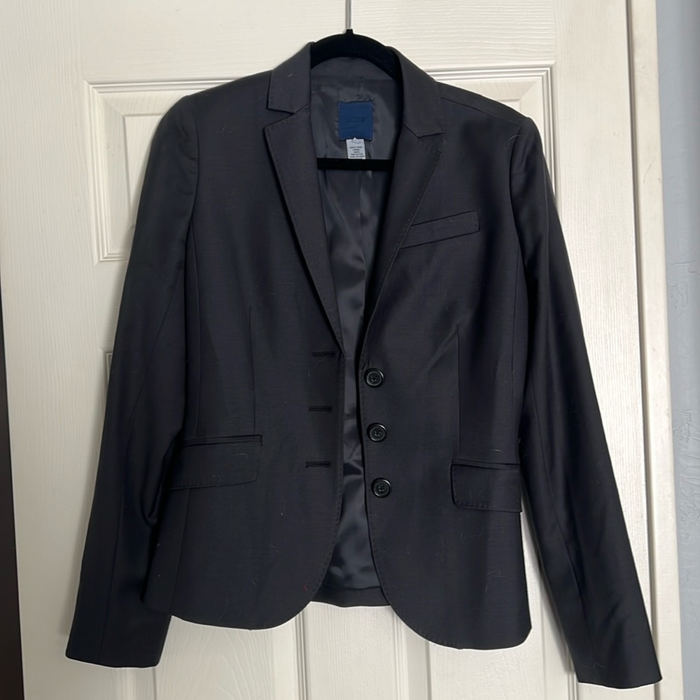 J Crew Super 120’s wool suit jacket in graphite size 6 Tall.